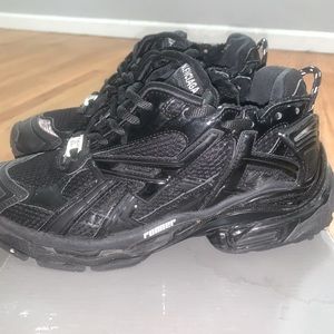 Balenciaga
Men's Runner (black + worn) Low Top Sneakers 100% AUTHENTIC